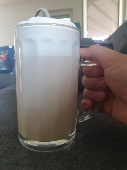 Kaffee-Milchschaum-Mischgetränk in 0,5l Bierkrug